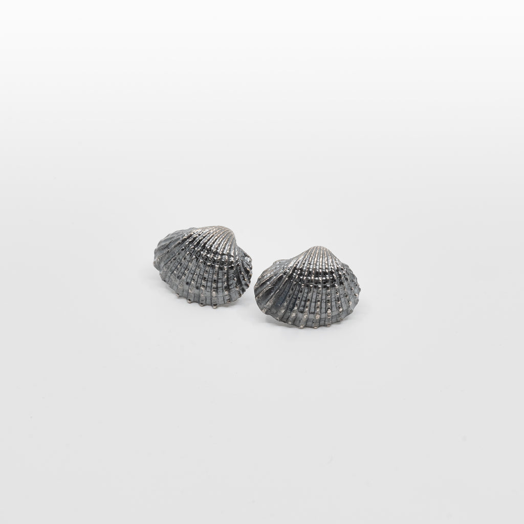 Havets Mussla örhängen - oxiderat  äkta silver
