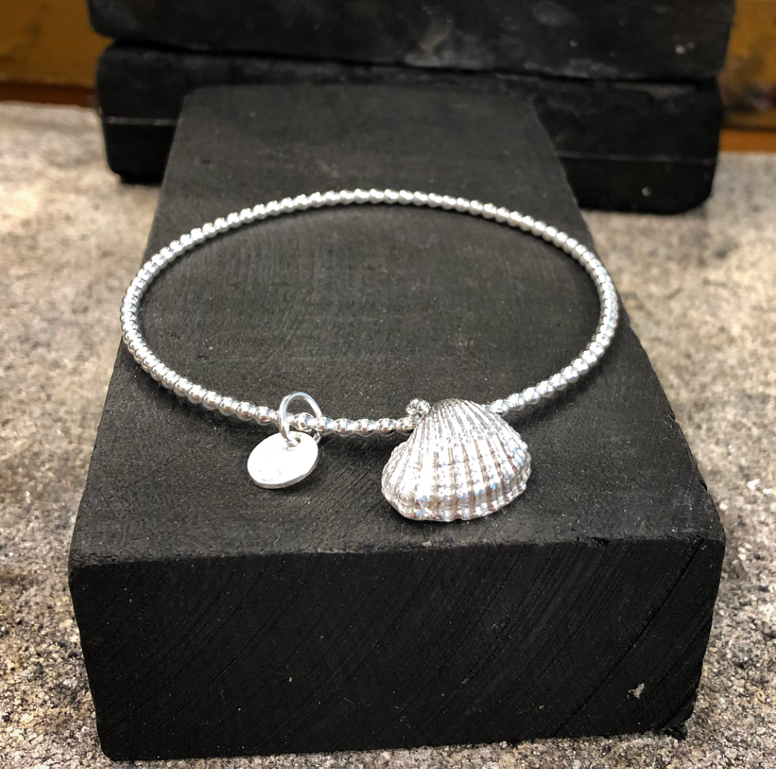 Ocean- bangle & silver clam