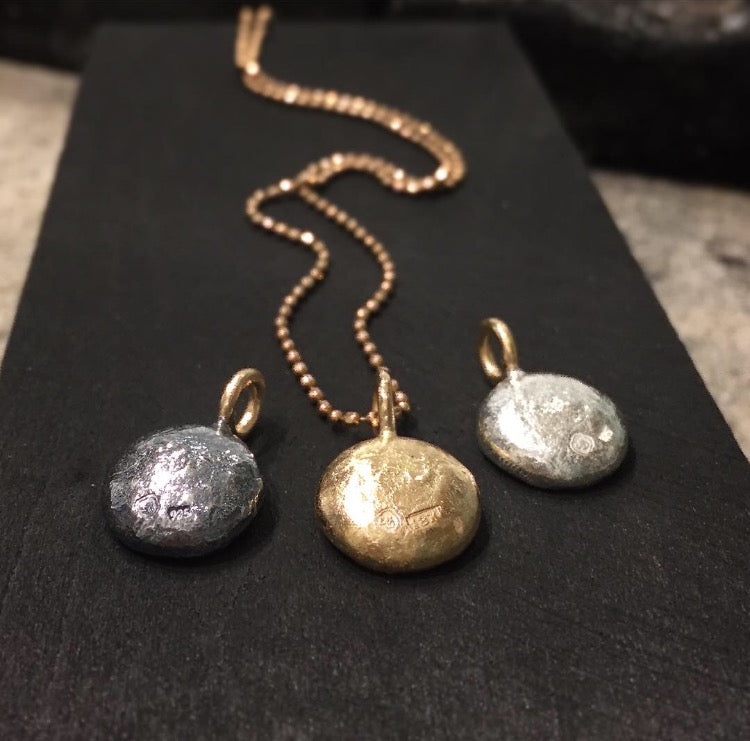 Dot - silver / gold
