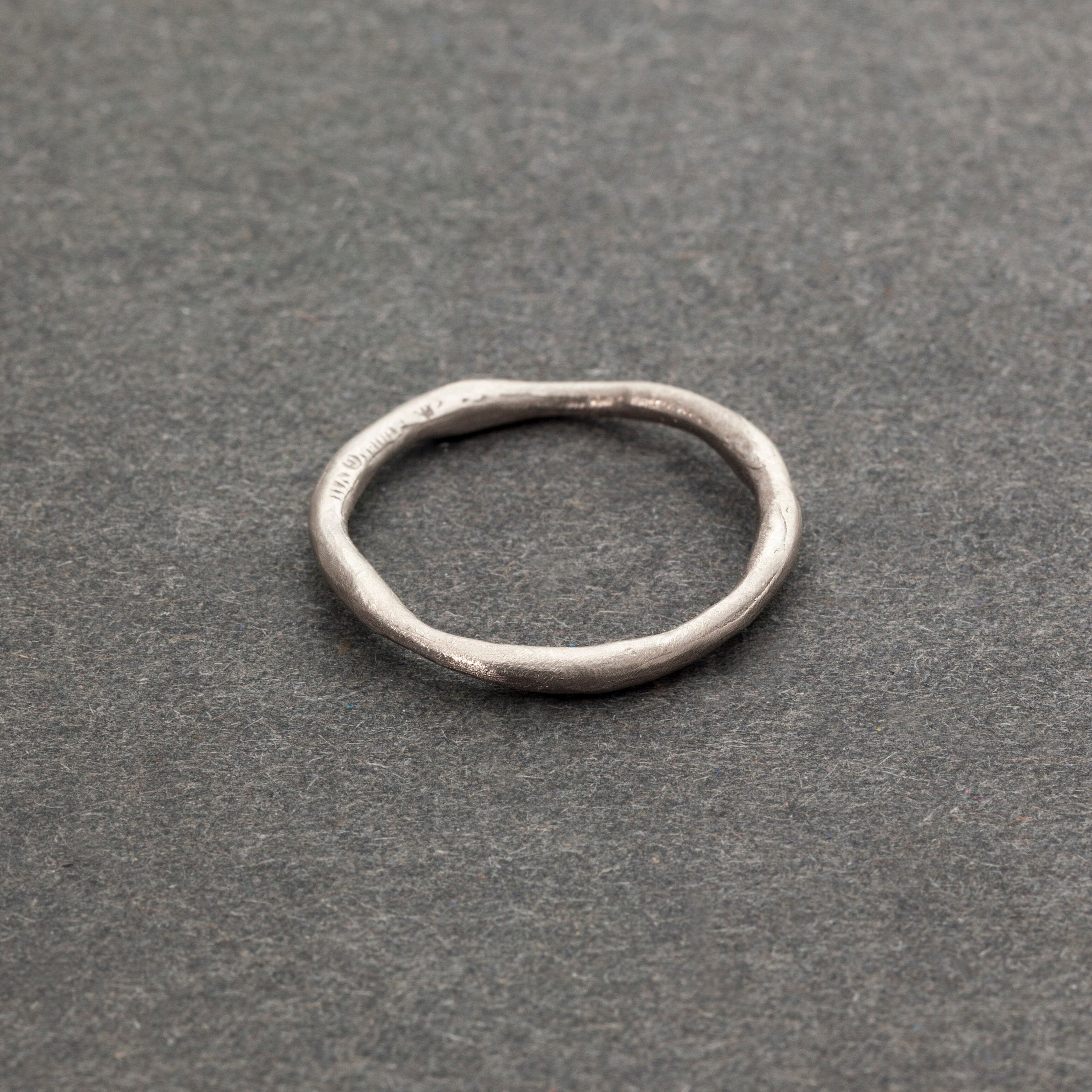 Bris- ring i 18k vitt guld