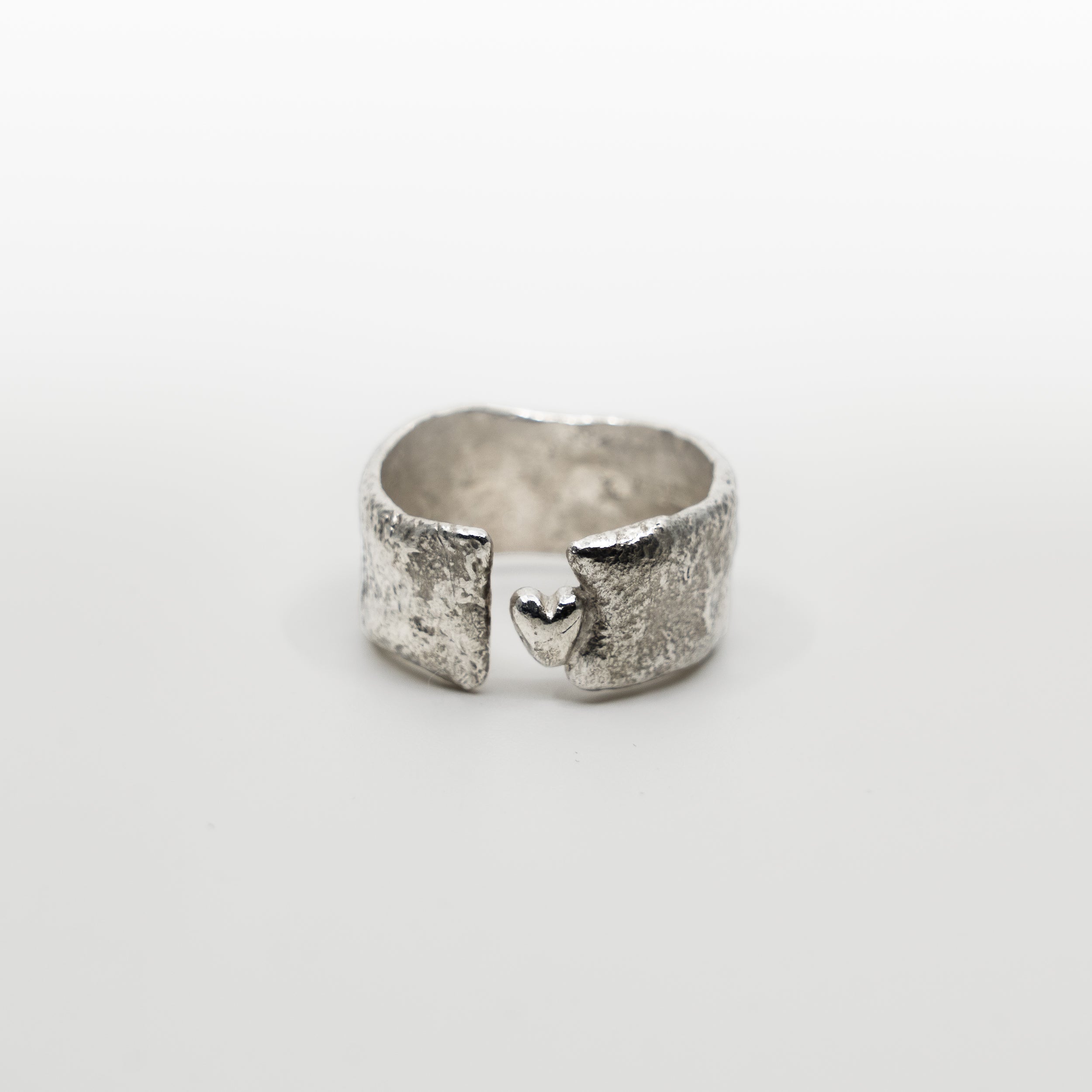 Organic ring with love